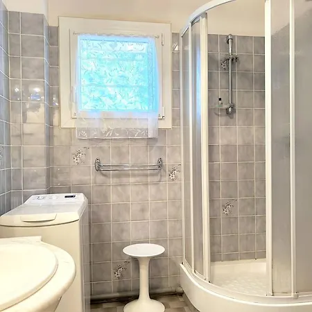 Apartment 2 Pieces Avec Piscine, Tennis, Petanque Et Parking A 2 Pas De La - - Fr-1-251-457